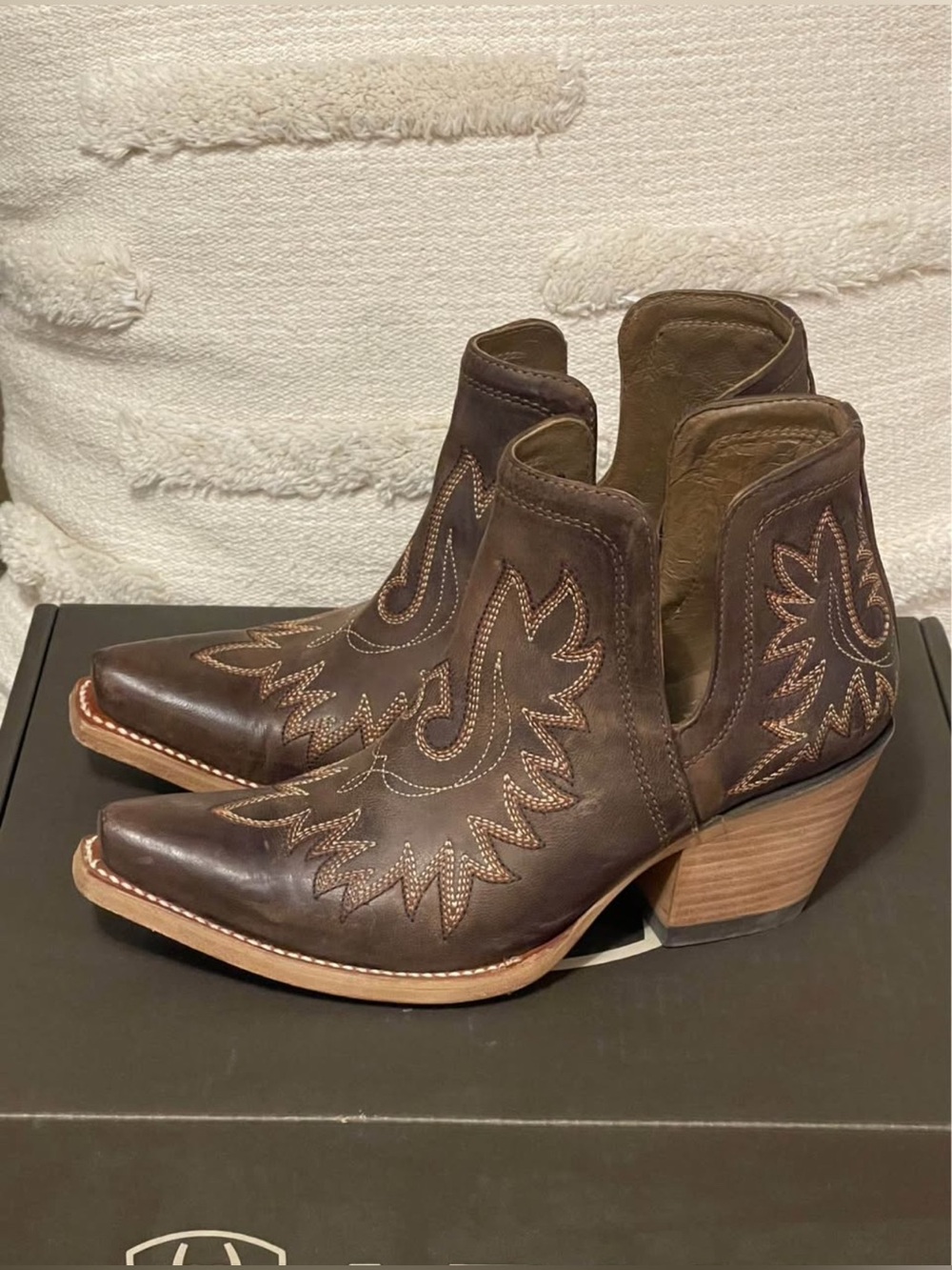 Ariat Dixon Dark Brown Leather Western Booties